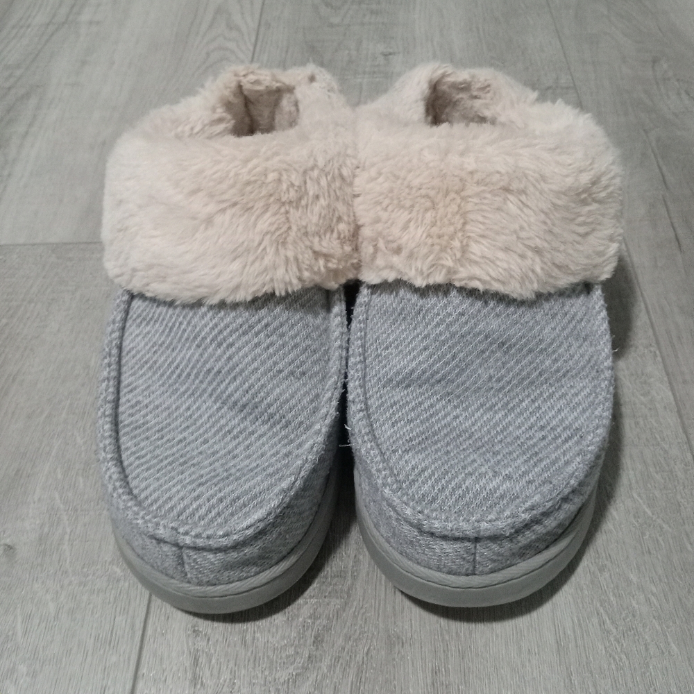 Dearfoams Gray and Cream Women's Slippers